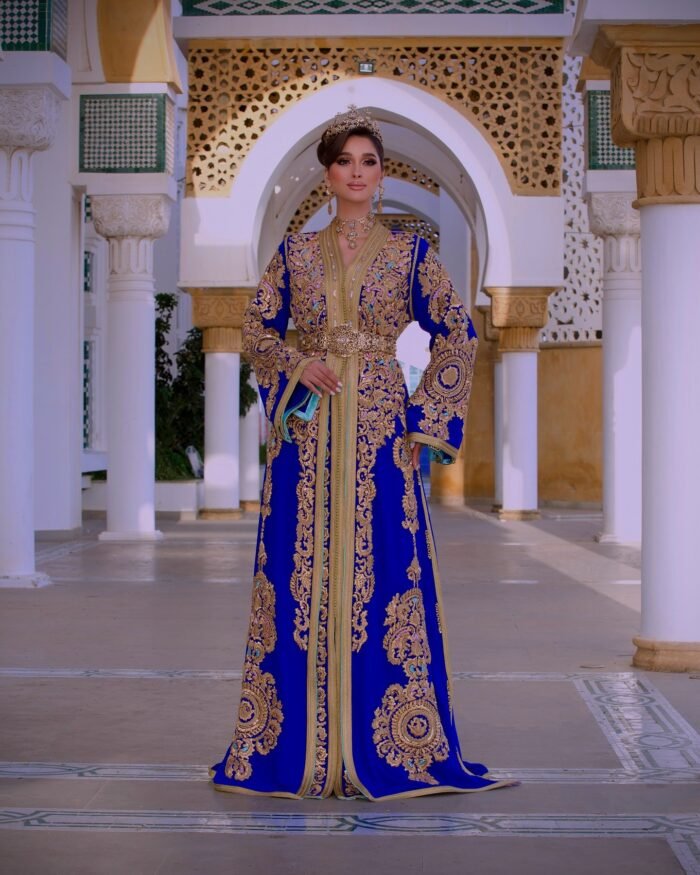 Caftan Glamour Découvrez l'élégance intemporelle du caftan henna, une pièce traditionnelle marocaine magnifiquement ornée. Nos caftans en henna allient beauté et tradition pour des moments inoubliables. Explorez notre collection unique aujourd'hui !